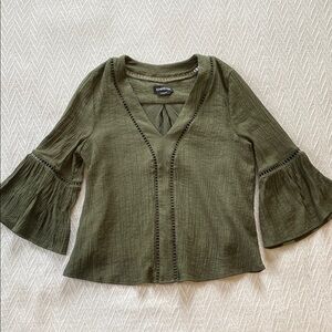 bebe Women's Boho Bell Sleeve Top Earthy Green 3/4 Length Sleeve Top Designer